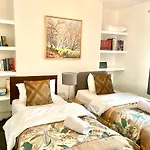 3 Bedroomed House For Up To 7 People, Close To The Hoe, Barbican & City Centre