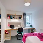 Zeni Ensuites, Central Plymouth