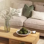 Ocean City Stylish Ground Flat