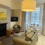 Stylish Plymouth Gem - Sleeps 6
