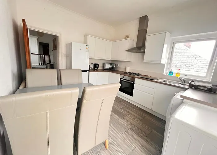 Entire First Floor Apartment - Central Plymouth