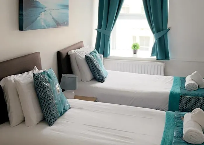 Mutley Plain Central Entire Place 3 Bedrooms