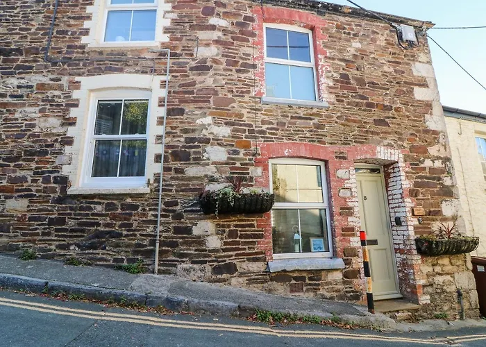 8 St. Johns Road, Plymouth