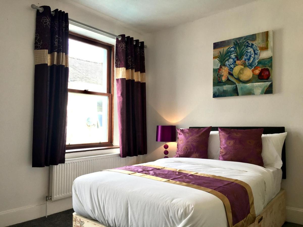 3 Bedroomed House For Up To 7 People, Close To The Hoe, Barbican & City Centre Holiday home *