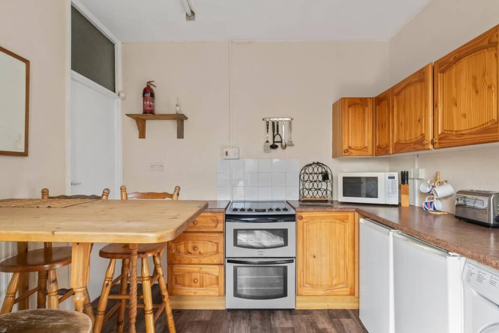Amherst Lodge. Apartment Plymouth