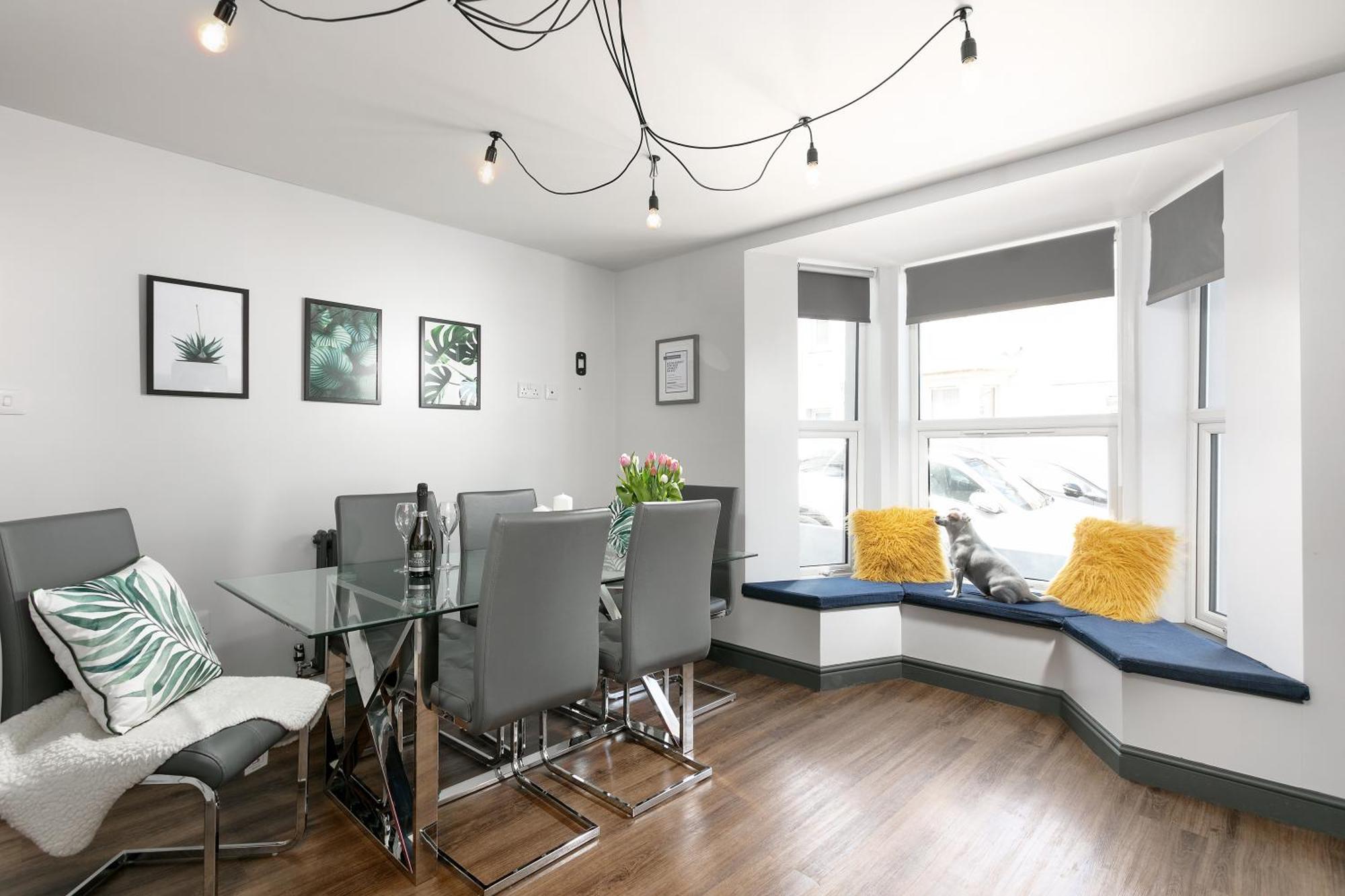 Family House: Spacious 8-sleeper With 3 Baths Plymouth