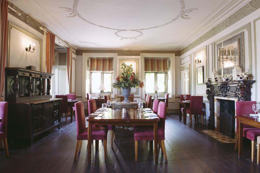 Langdon Court And Restaurant Country house