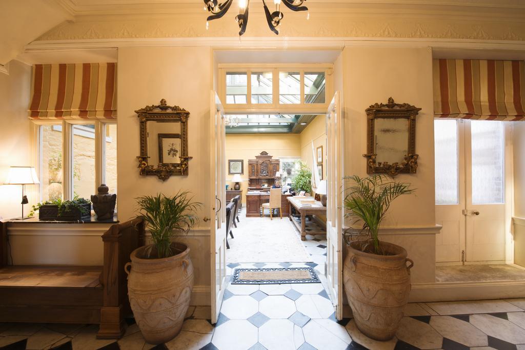 Langdon Court And Restaurant *
