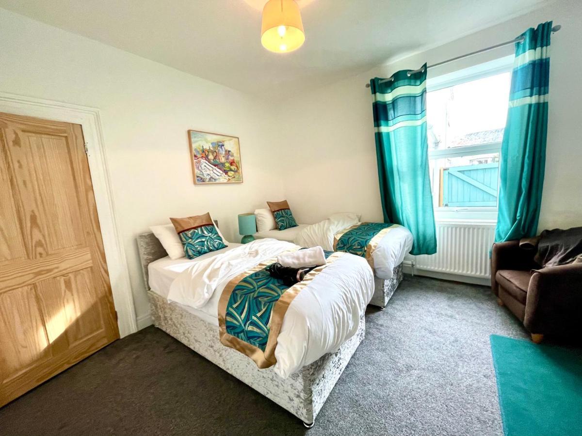 3 Bedroomed House For Up To 7 People, Close To The Hoe, Barbican & City Centre Plymouth