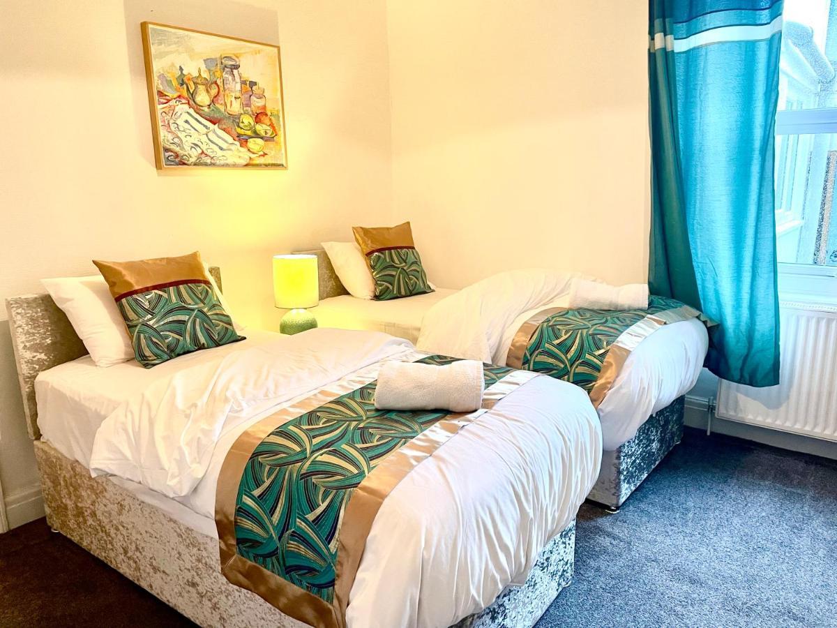 Holiday home 3 Bedroomed House For Up To 7 People, Close To The Hoe, Barbican & City Centre Plymouth