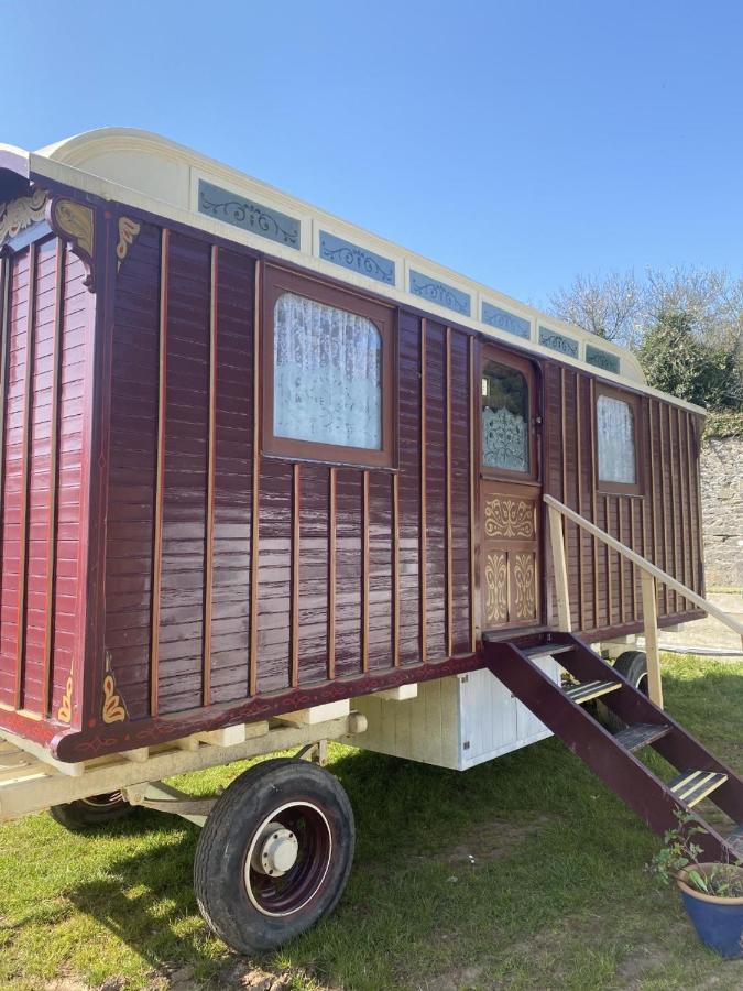 Vintage Showman's Wagon For Two Close To *