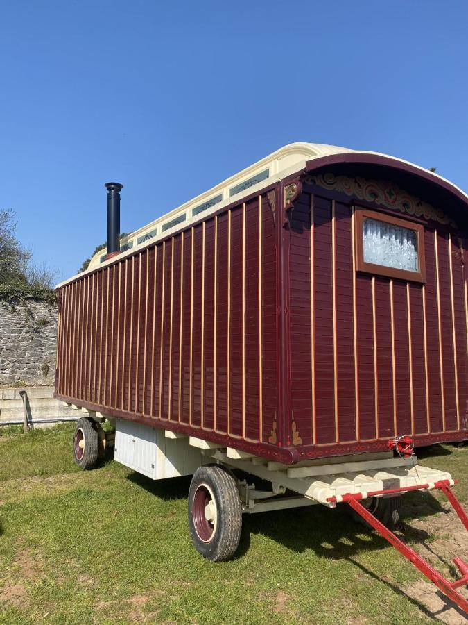 Vintage Showman's Wagon For Two Close To Country house Plymouth