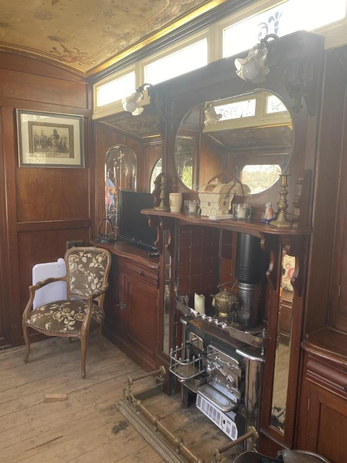Vintage Showman's Wagon For Two Close To