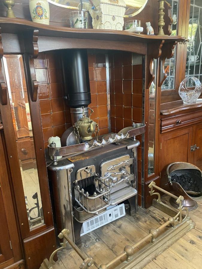 Vintage Showman's Wagon For Two Close To Plymouth