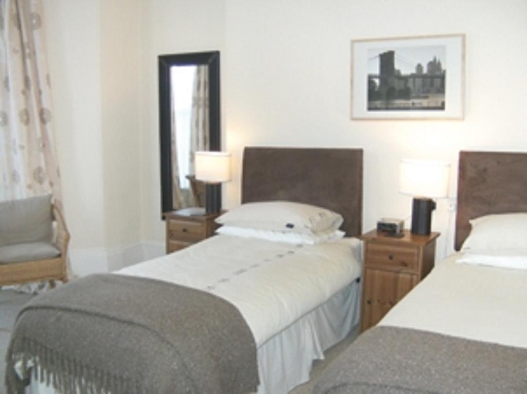The Caraneal Guest house Plymouth