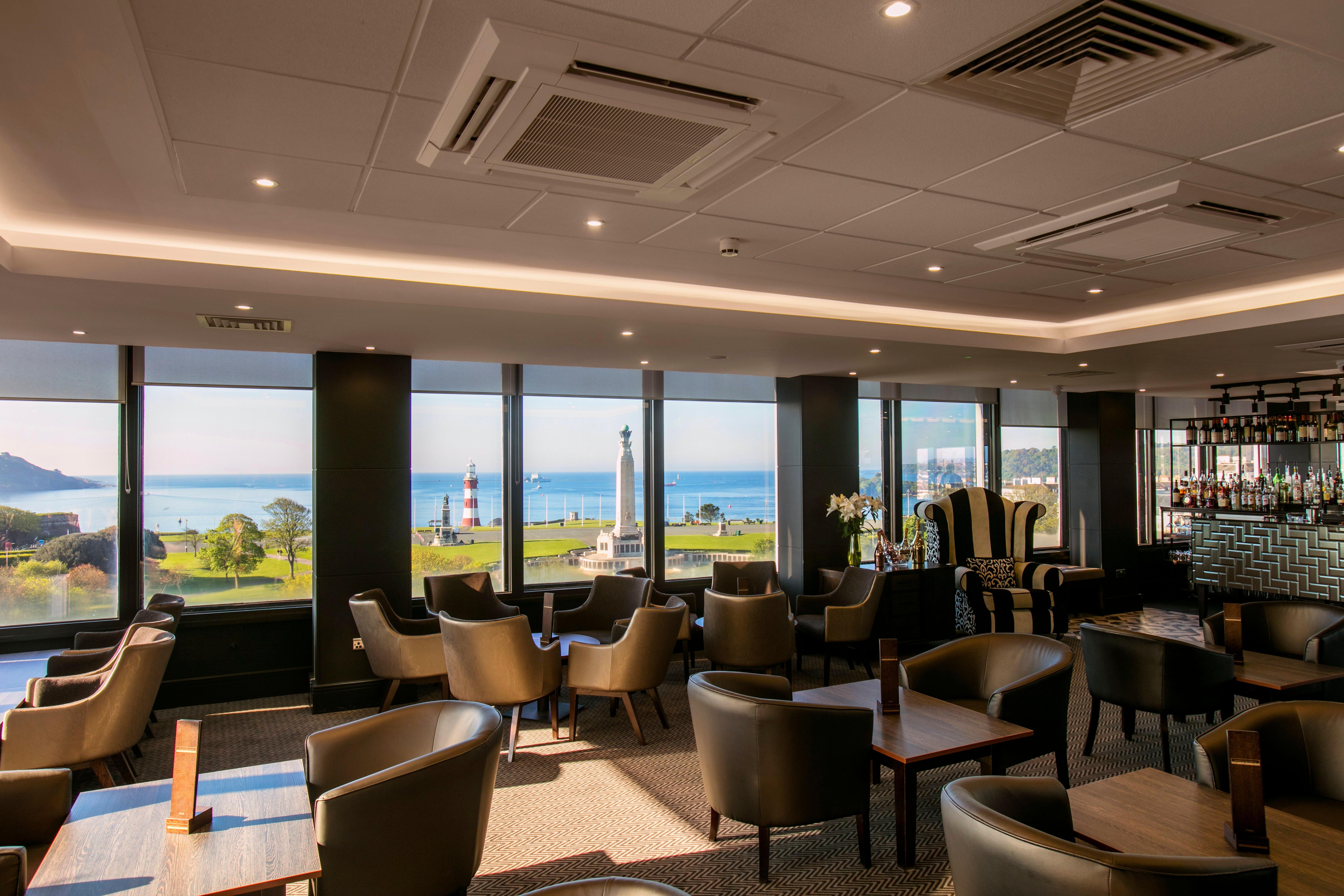 Crowne Plaza By Ihg Hotel 4*