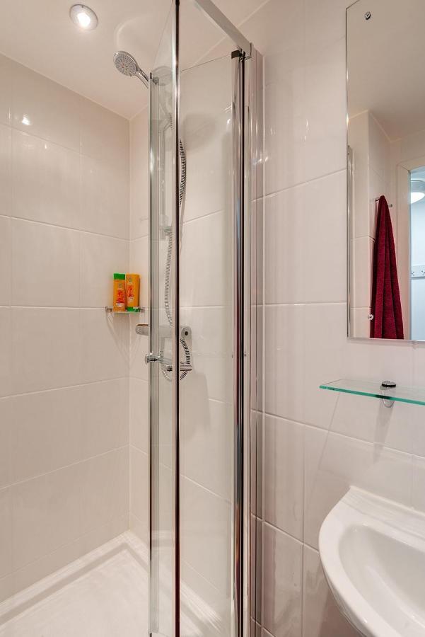 Zeni Ensuites, Central Plymouth Plymouth