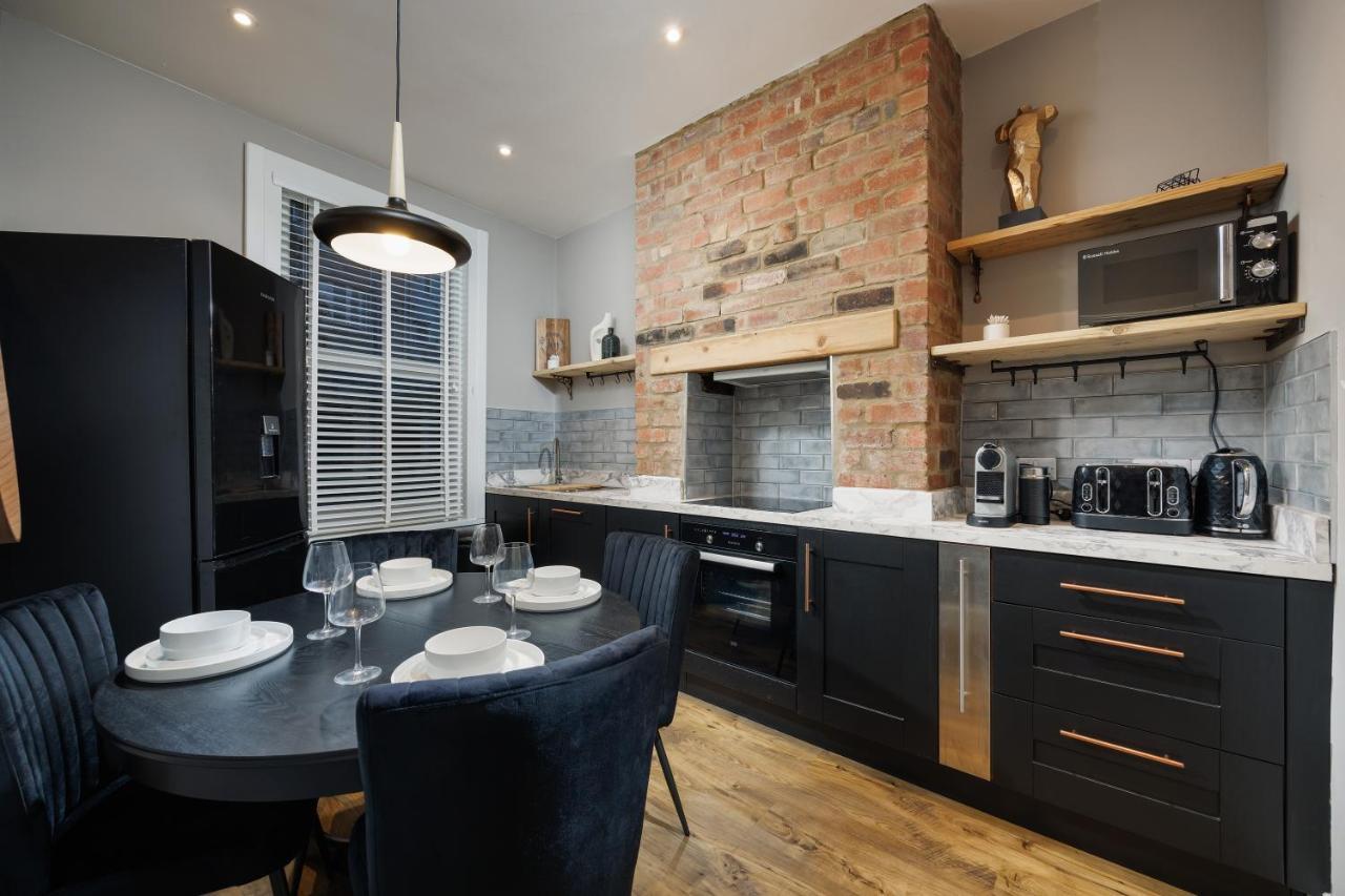 The Getaway! 3 Bed House - - Sleeps 7 - Free Parking - Habita *