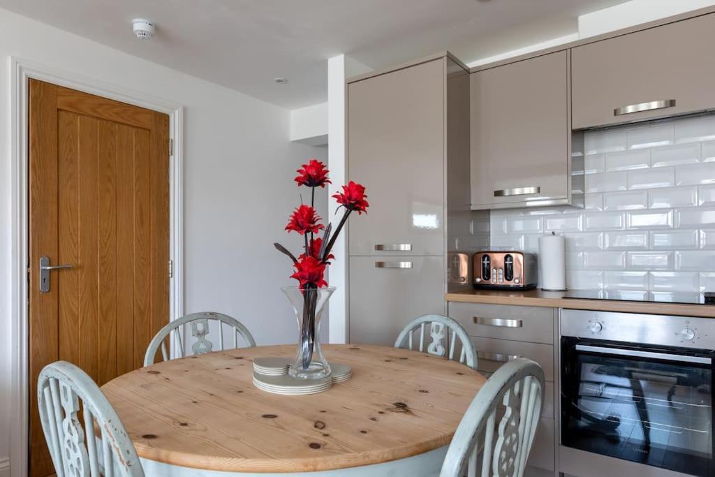 River Views, Free Parking, Near Royal William Yard *