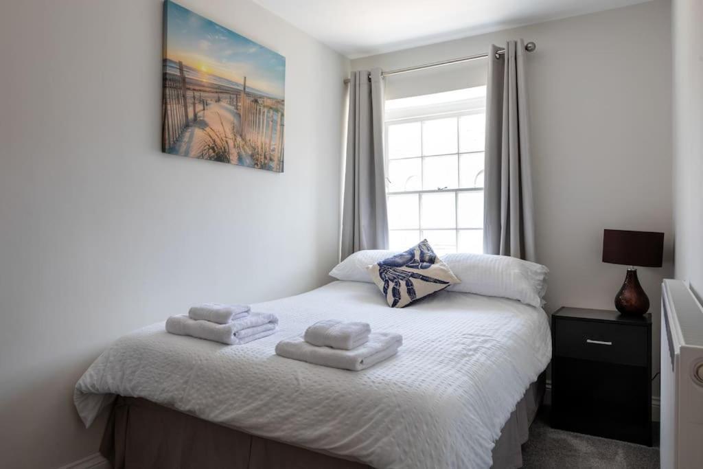 River Views, Free Parking, Near Royal William Yard Apartment *