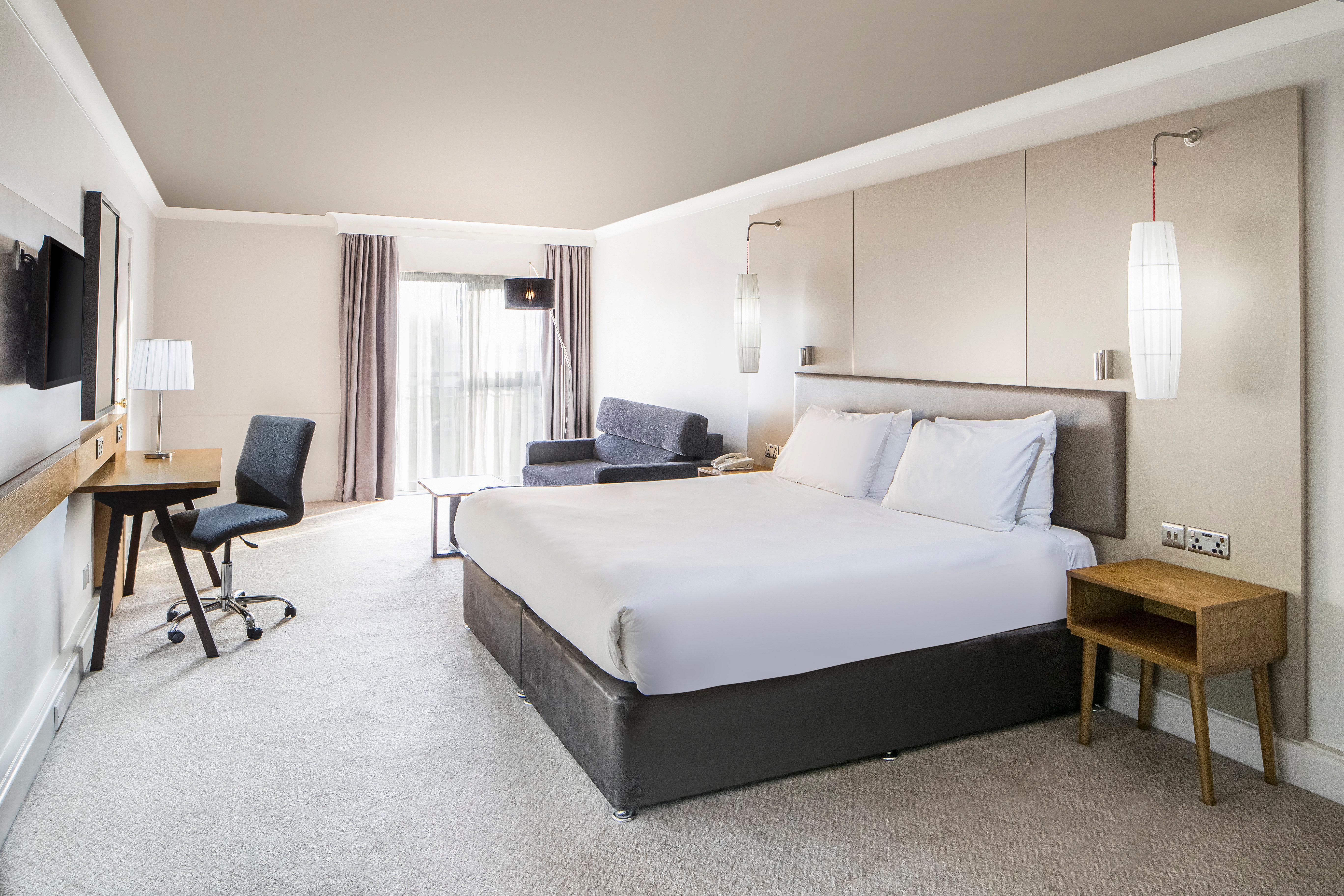 Crowne Plaza By Ihg Hotel 4*