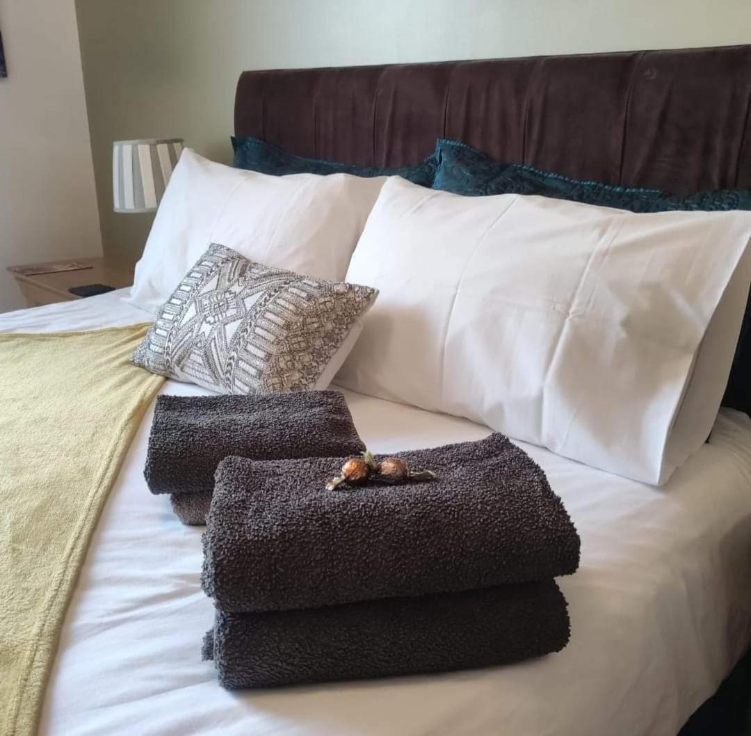 Lovely 1 Bedroom *