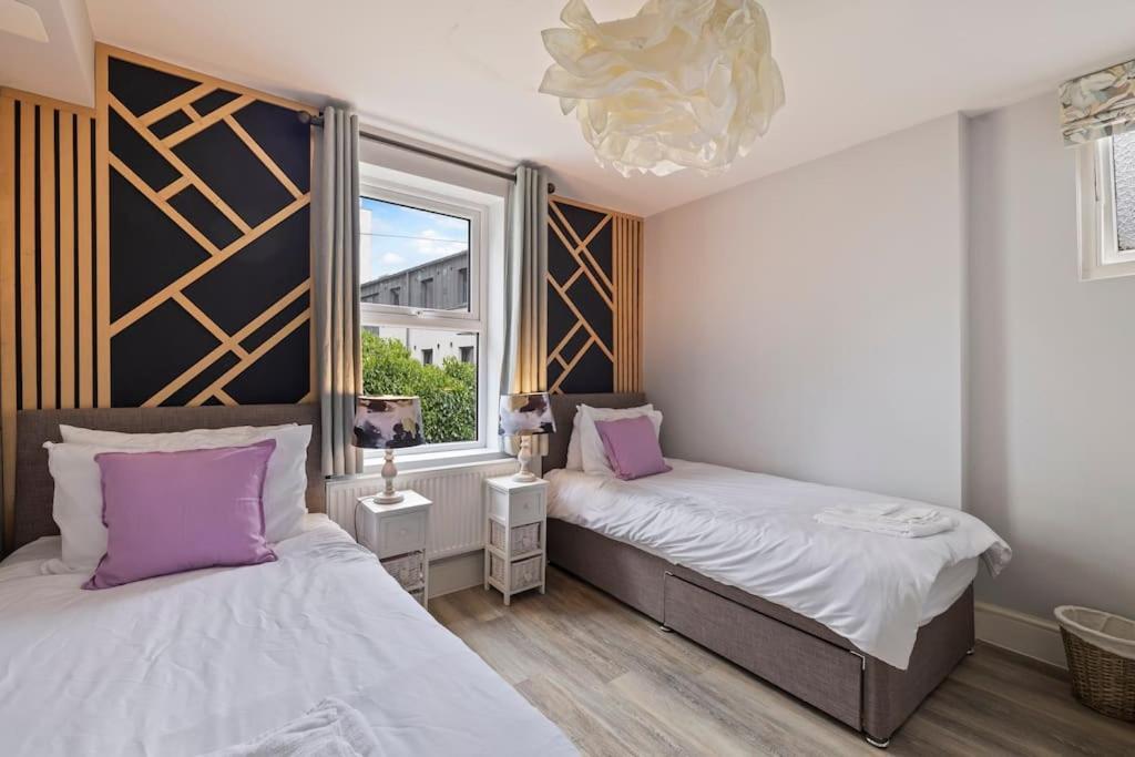 Stylish Plymouth Gem - Sleeps 6