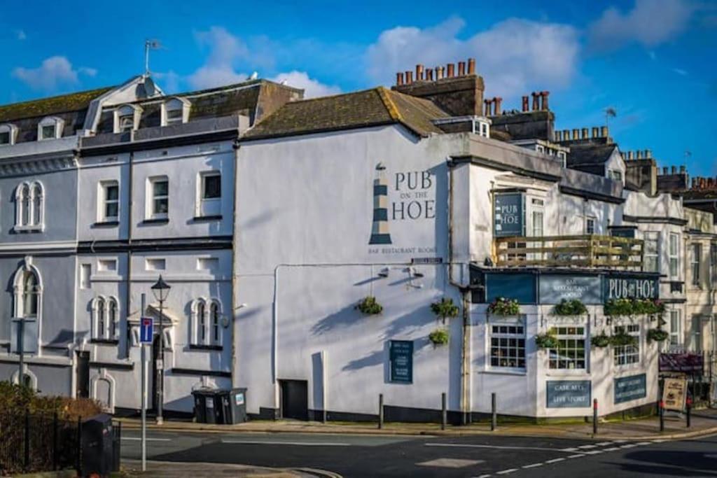 Stylish Plymouth Gem - Sleeps 6 Apartment *