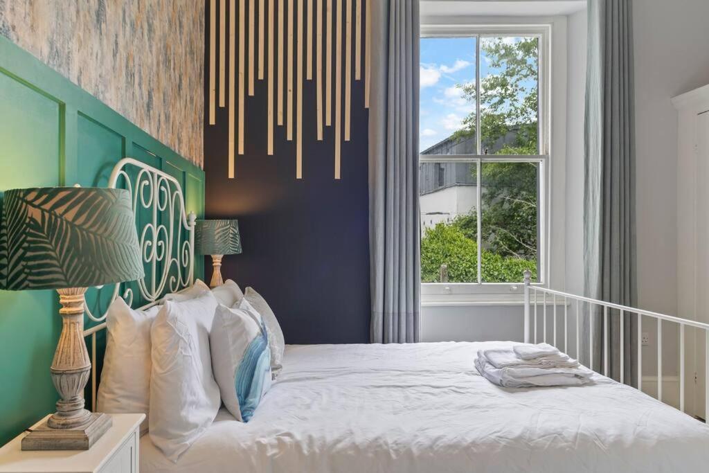Apartment Stylish Plymouth Gem - Sleeps 6