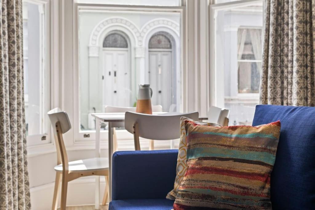 Stylish Plymouth Gem - Sleeps 6