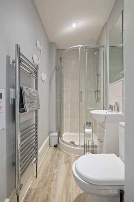 Stylish Plymouth Gem - Sleeps 6 Apartment