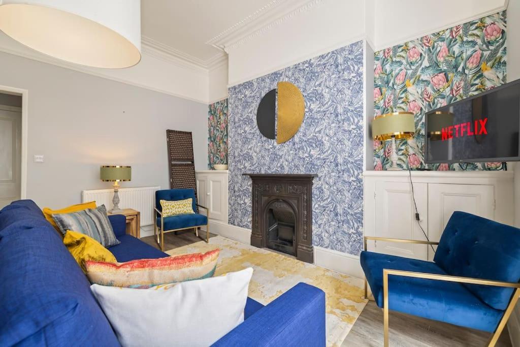 Stylish Plymouth Gem - Sleeps 6 Apartment *