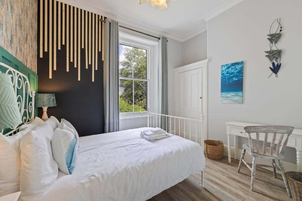 Apartment Stylish Plymouth Gem - Sleeps 6