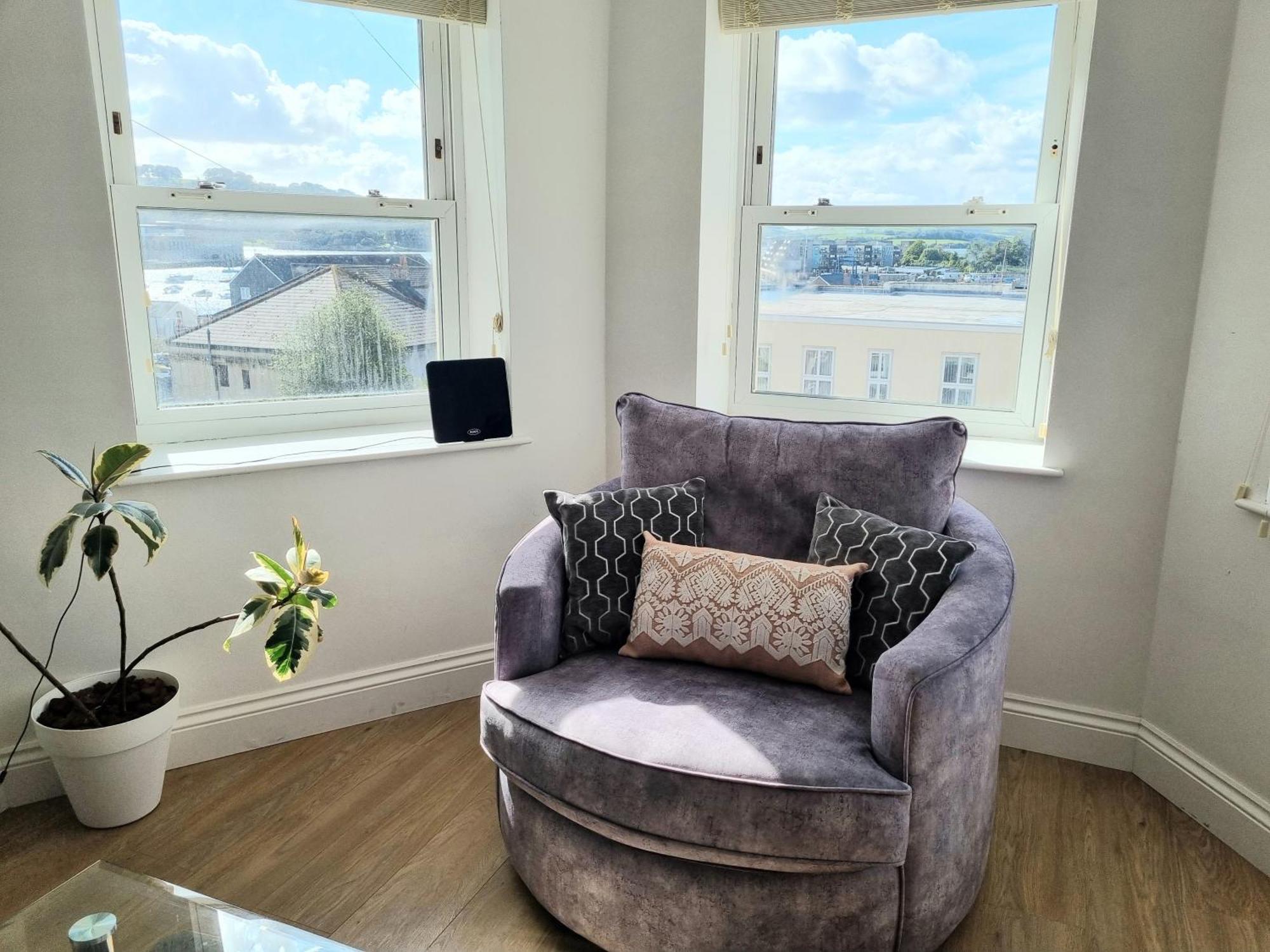 Apartment River Views, Free Parking, Near Royal William Yard *