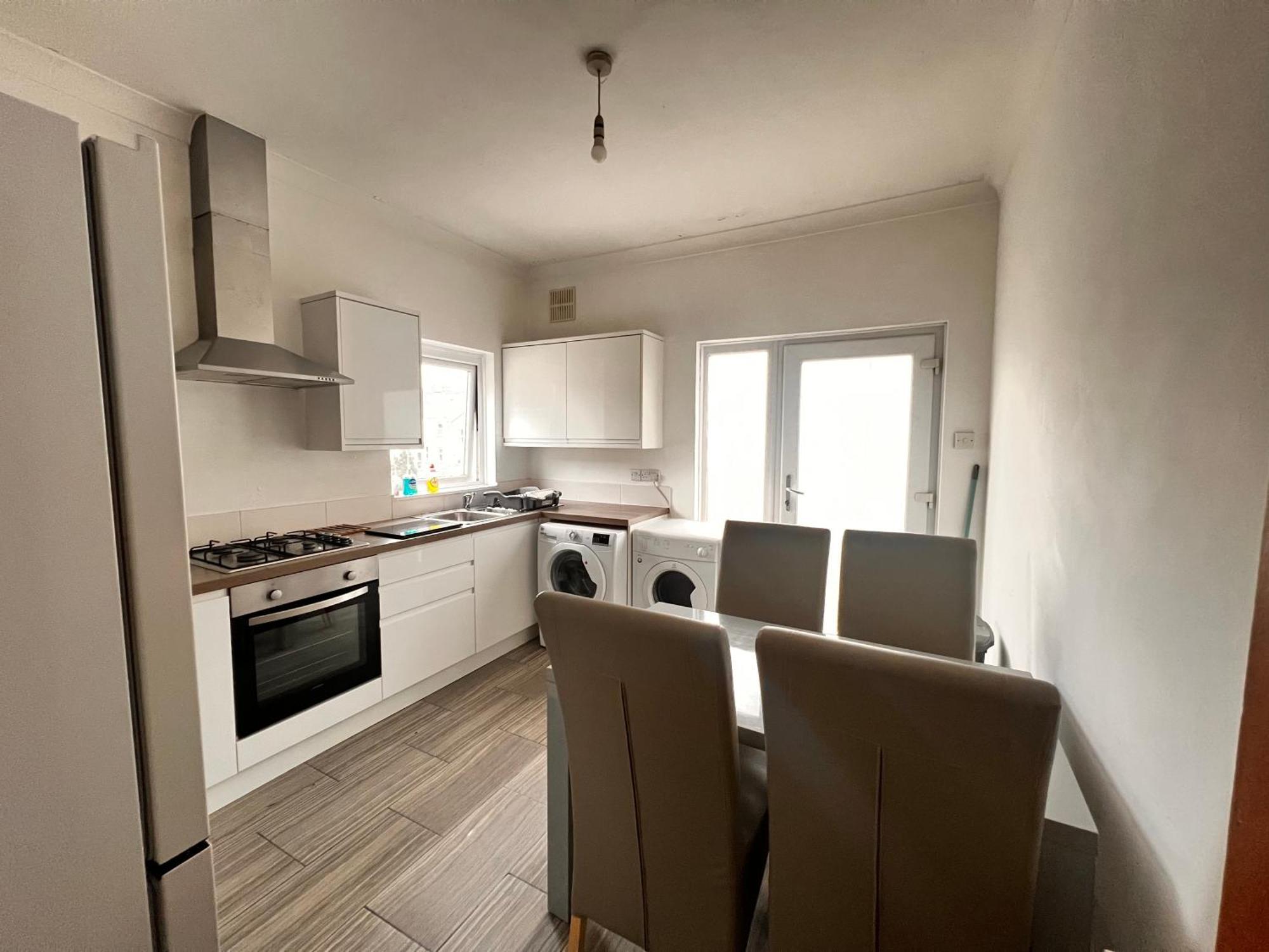 Entire First Floor Apartment - Central Plymouth *