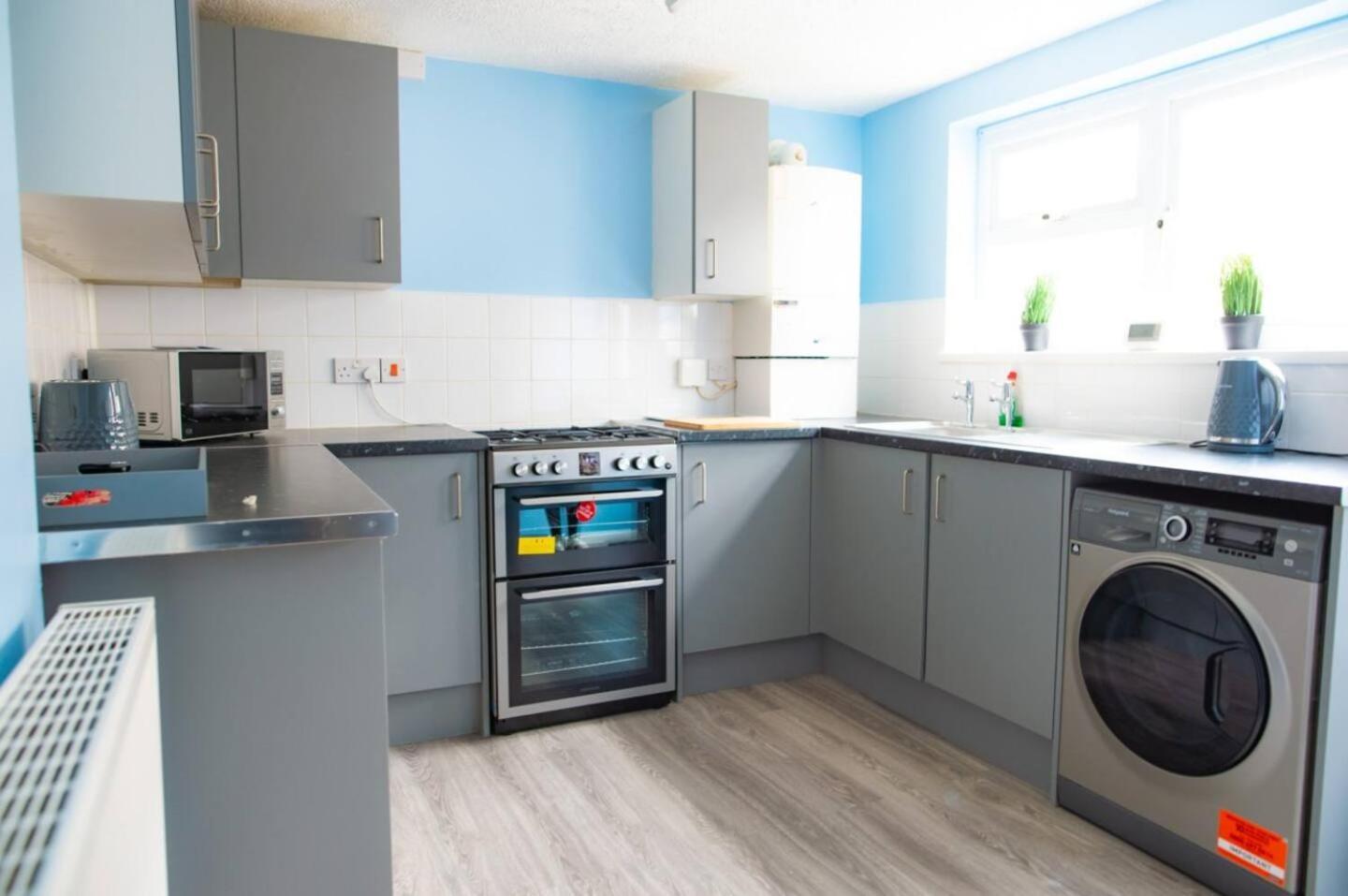 Sunny Seaside 1br Flat In Street Parking Plymouth
