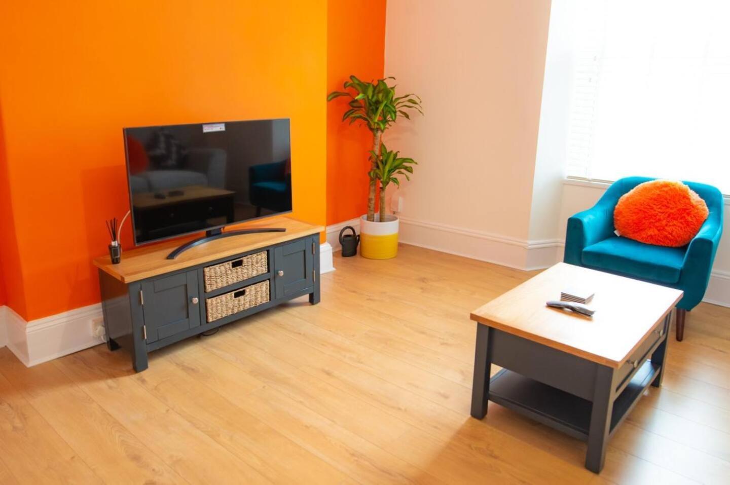 Sunny Seaside 1br Flat In Street Parking * Plymouth