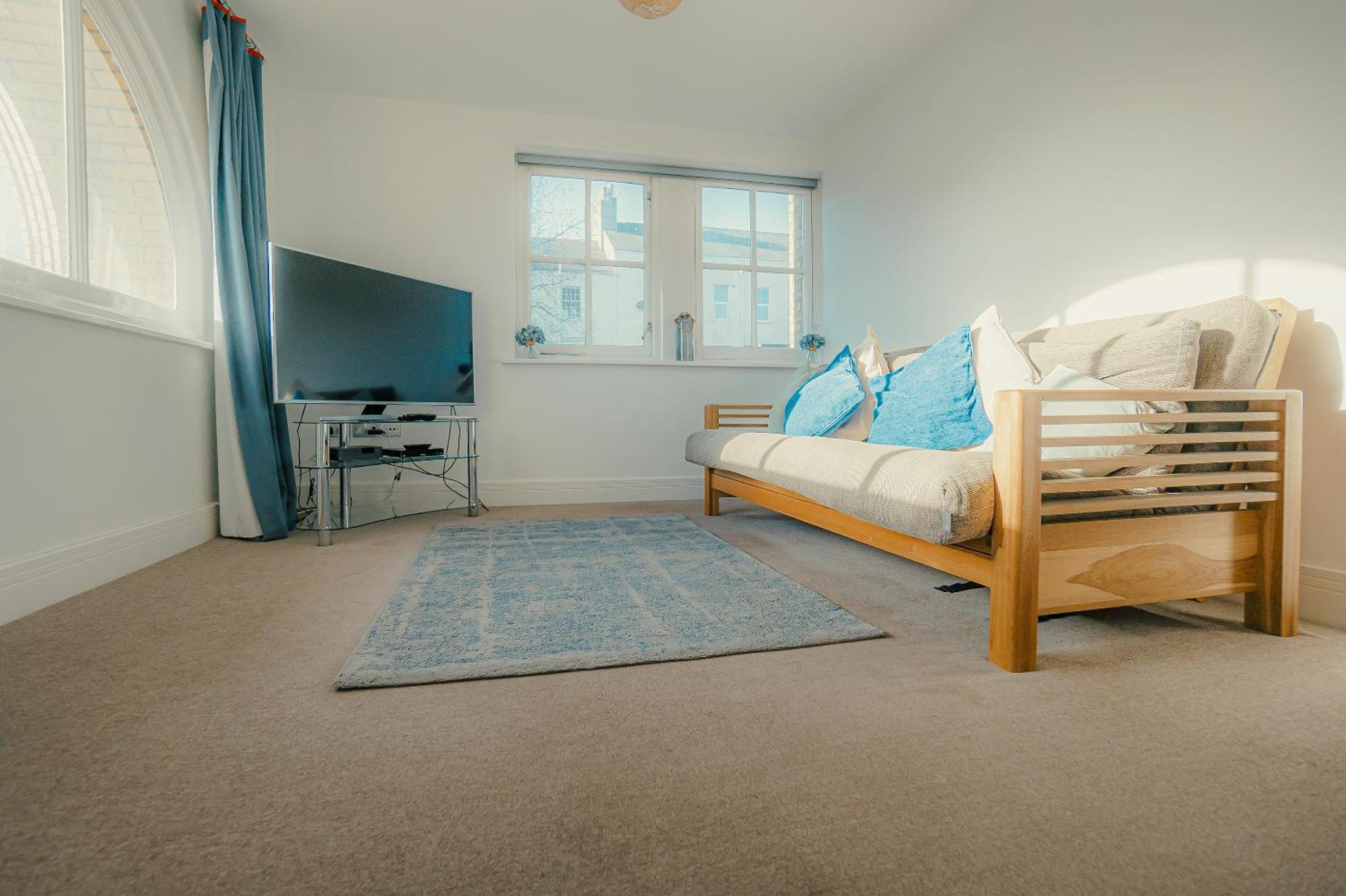 Super Duplex With Free Parking Apartment