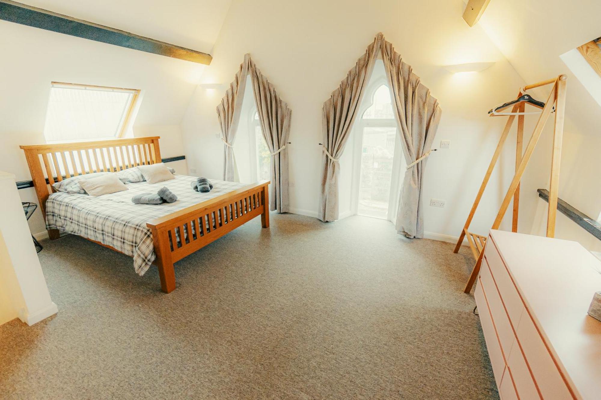 Beautiful House Conversion, Free Parking