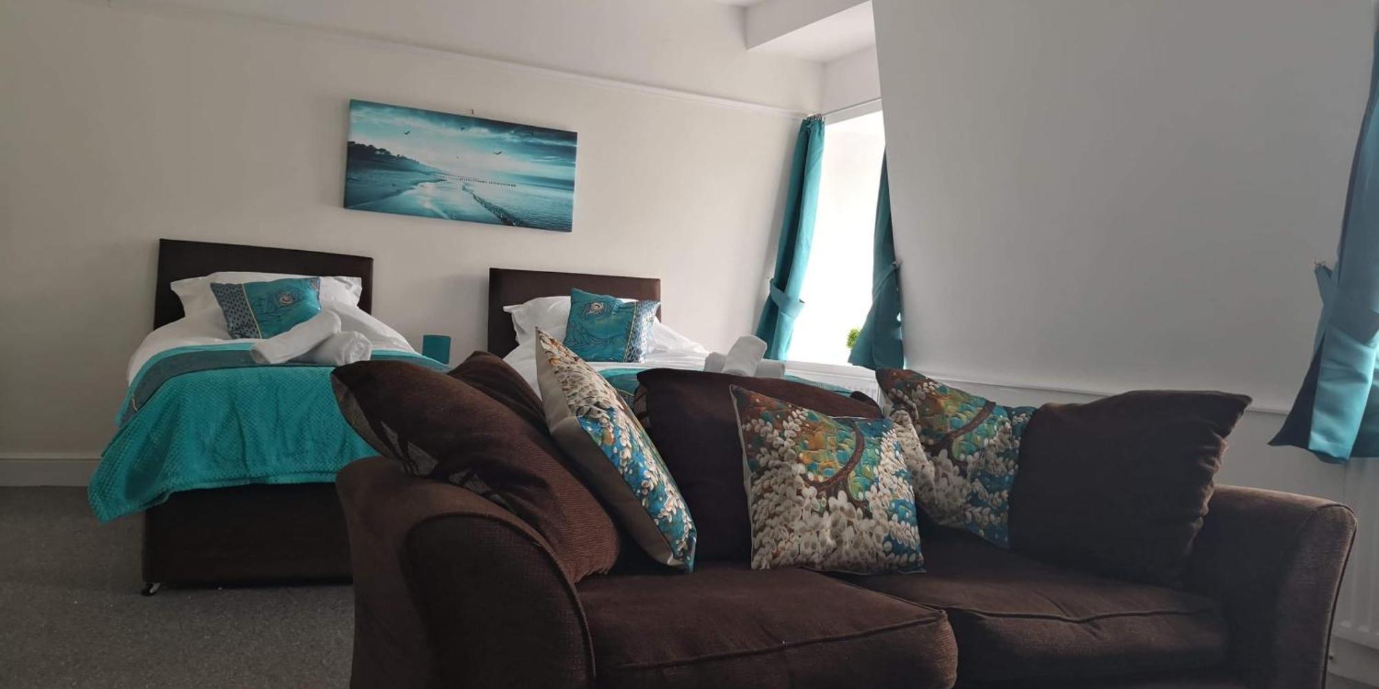 Mutley Plain Entire Place 3 Bedrooms Apartment