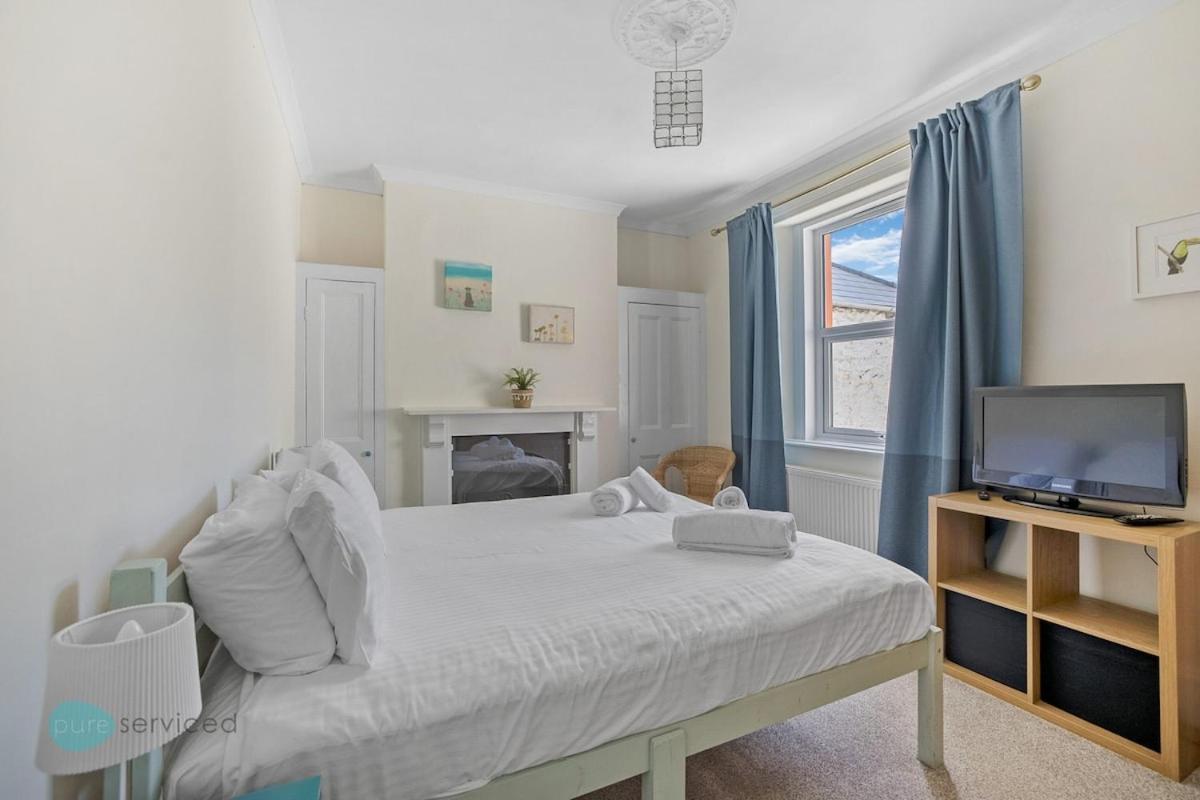 3 Bed - Admiralty Retreat By Pureserviced Holiday home