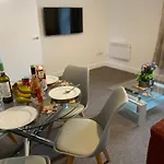 Octagon Apartment 3