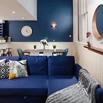 Plymouth Central Duplex Apartment - Private Parking - Sleeps 6 - Habita Property
