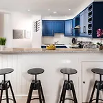 Plymouth Central Duplex Apartment - Private Parking - Sleeps 6 - Habita Property
