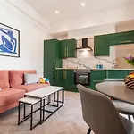 Wyndham Square Apartments By K Boutique