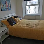 Beautiful 2-Bed Seaview Apartment In Plymouth