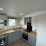 Luxury 6 Bed Lodge With Hot Tub