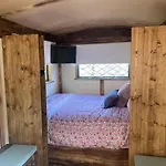 Modern Shepherd\'S Hut At St Anne\'S