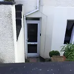 Apartment With Shared Garden And Basic Equipments