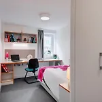 Zeni Ensuites, Central Plymouth